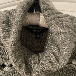Simply Vera Vera Wang XS Like New Gray Turtleneck Cable Knit Sweater
